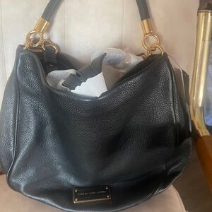 Marc Jacobs Women's Too Hot To Handle Hobo Bag Handbag Black Leather